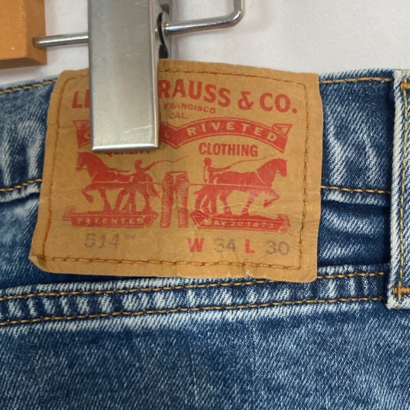 Levi’ jeans. 34x30. Acid wash finish. - Picture 4 of 4